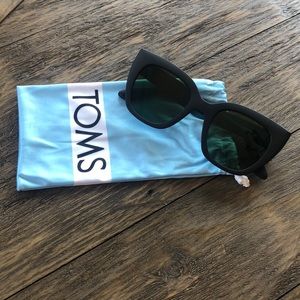 Toms Sydney sunglasses NWT